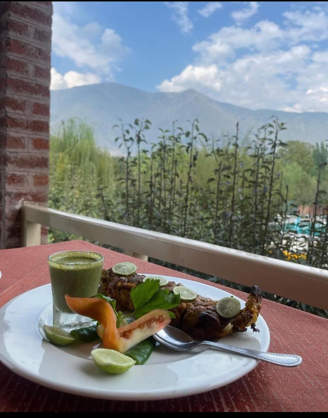 The Orchard Retreat & Spa Srīnagar Екстериор снимка
